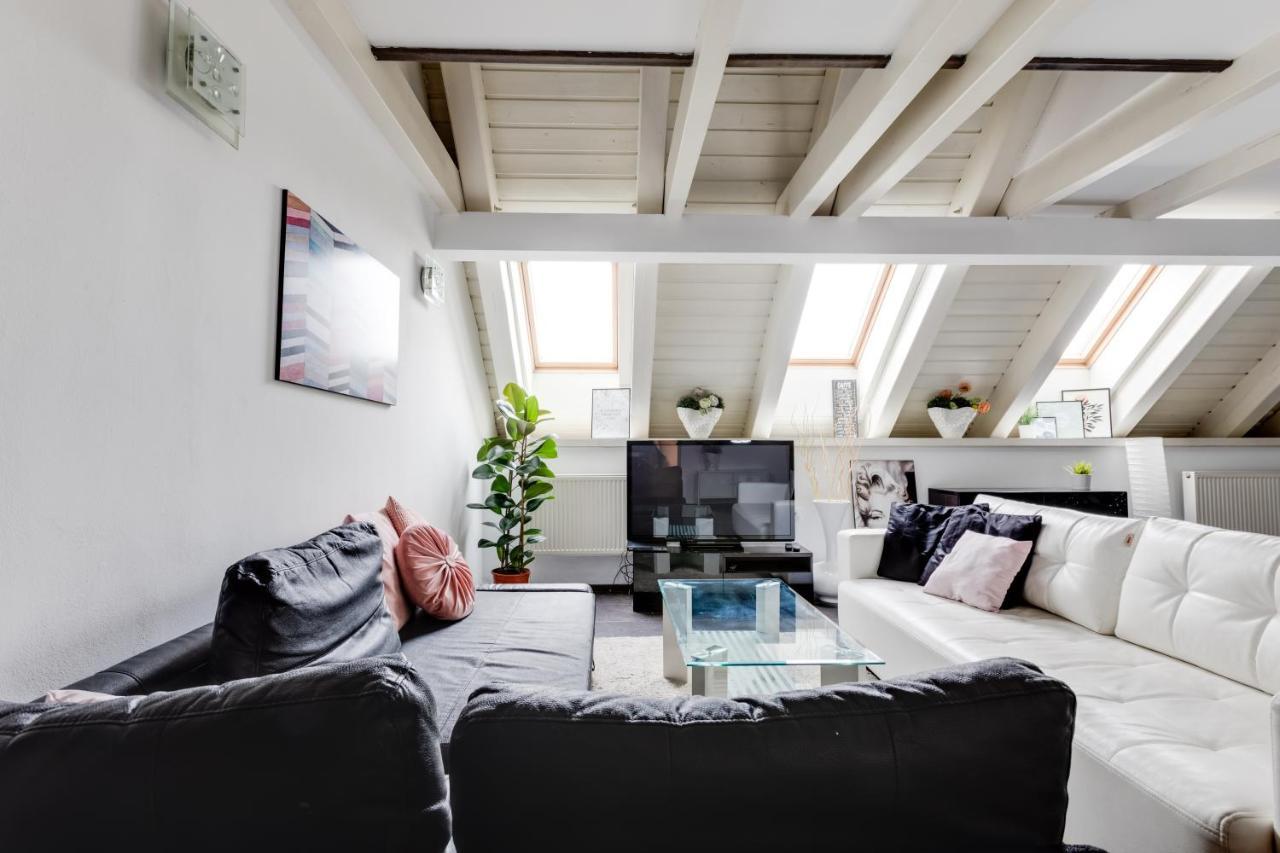 Spacious Stylish Attic In The Heart Of The Center - Karlovo Appartement