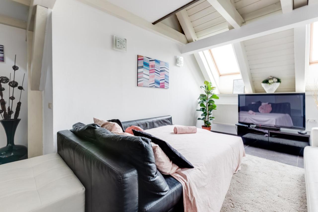 Spacious Stylish Attic In The Heart Of The Center - Karlovo * Praag