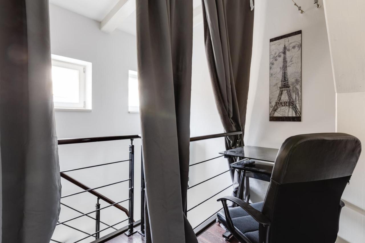 Appartement Spacious Stylish Attic In The Heart Of The Center - Karlovo Praag