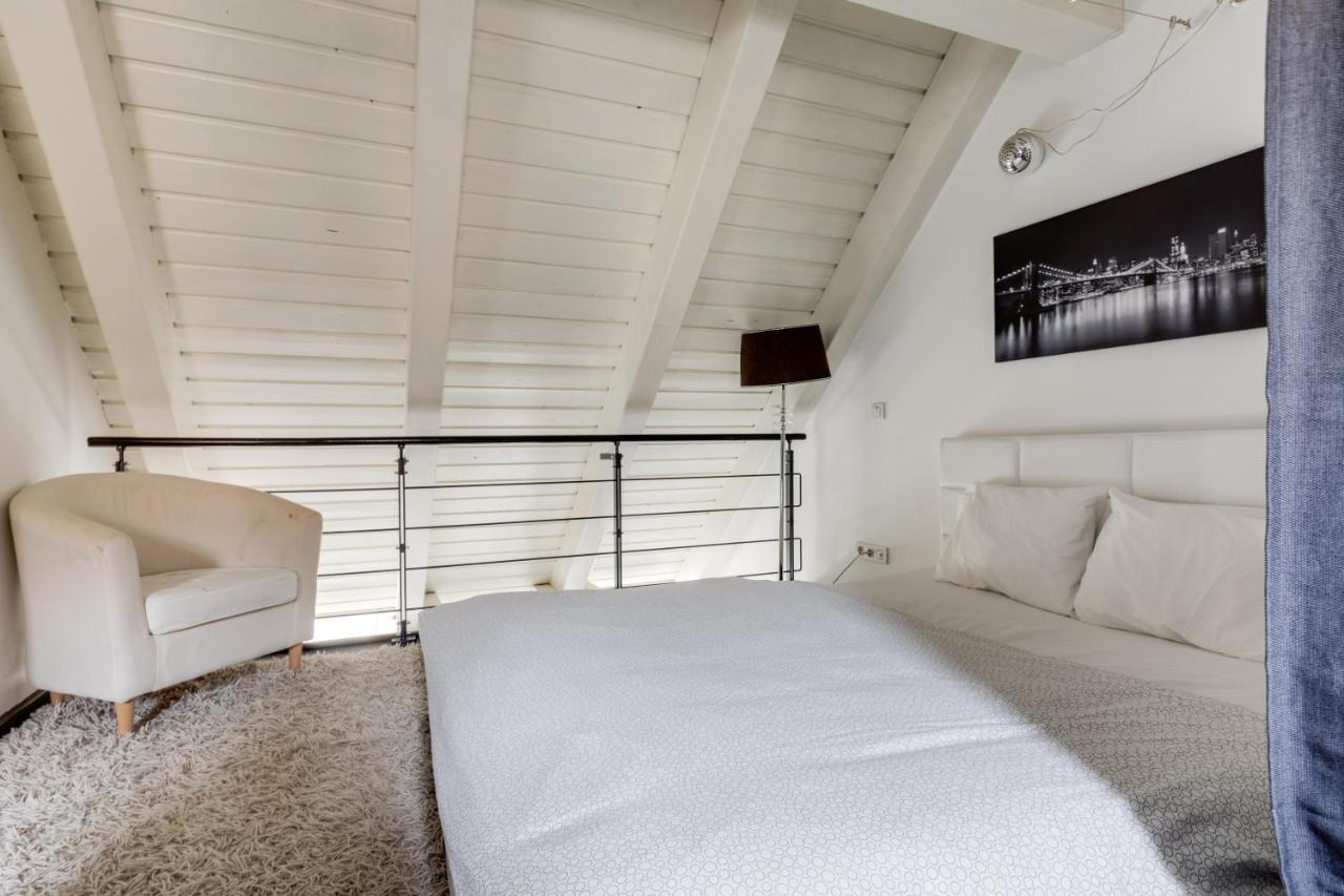 Spacious Stylish Attic In The Heart Of The Center - Karlovo Appartement