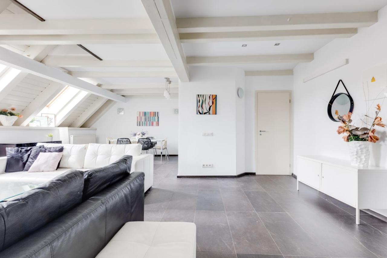 Spacious Stylish Attic In The Heart Of The Center - Karlovo Appartement Praag